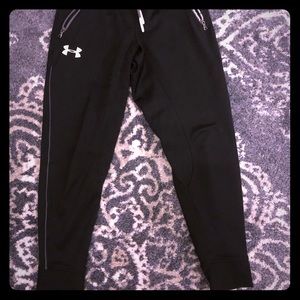 Black under Armour joggers